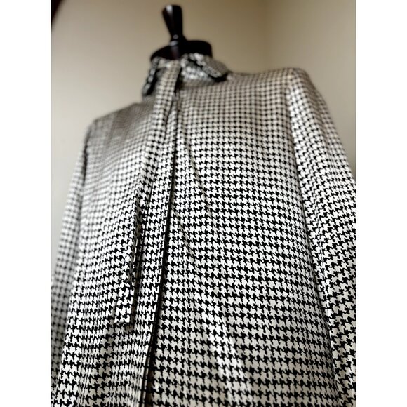 Mary Ann Restivo 100% Silk Size 12 Women's Collared w/Tie Long Sleeve Top Blouse - Picture 5 of 16